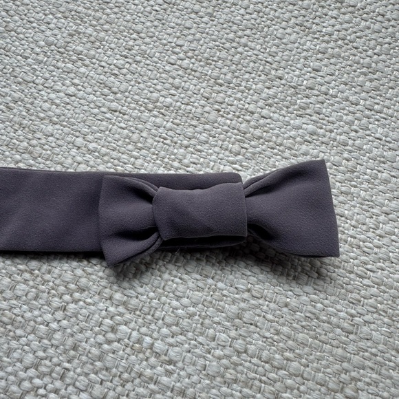 Gray Cloth Bow Belt - Picture 4 of 5